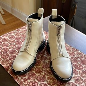 Rag&Bone like new Lug Sole Zip-Front Chelsea boots